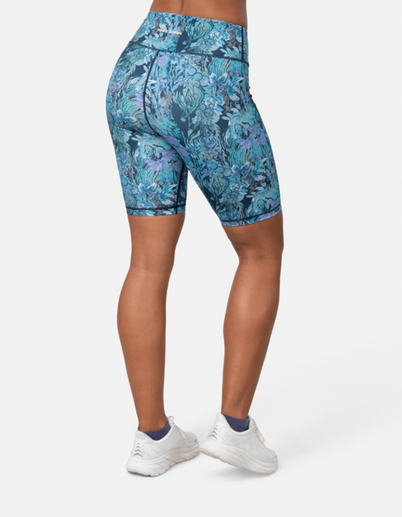 Kari Traa Vilde Bike Shorts 8In in BLAU