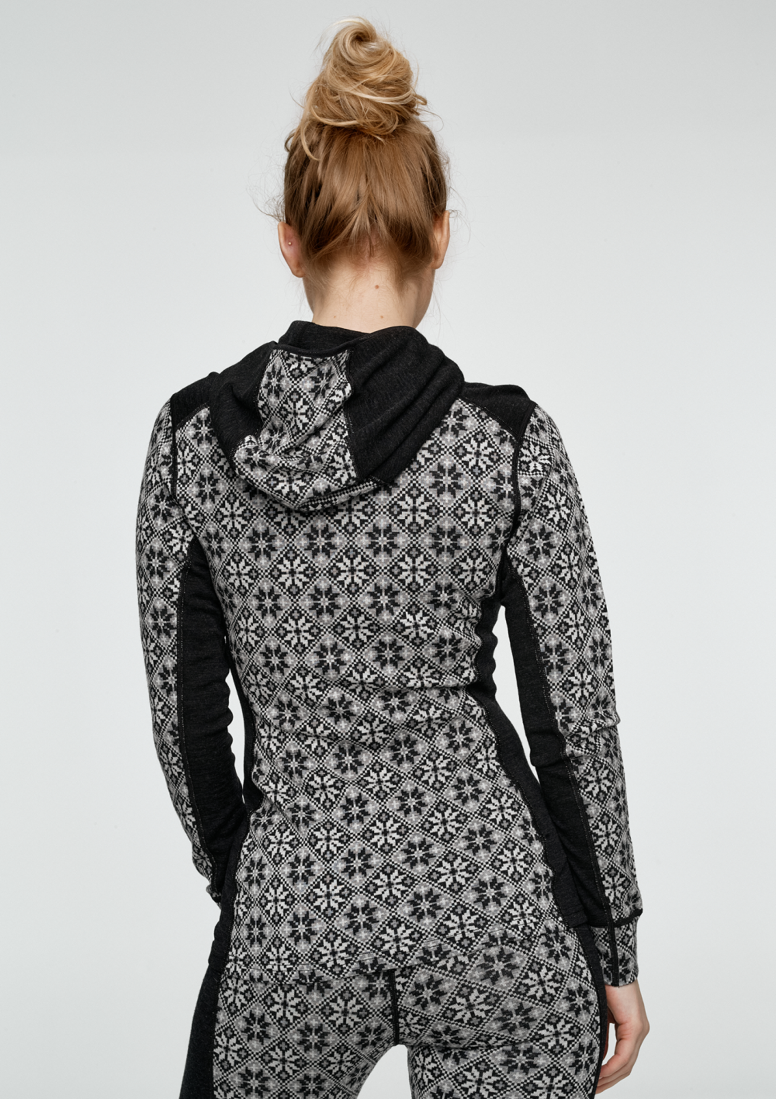 Kari Traa Rose Hood in SCHWARZ