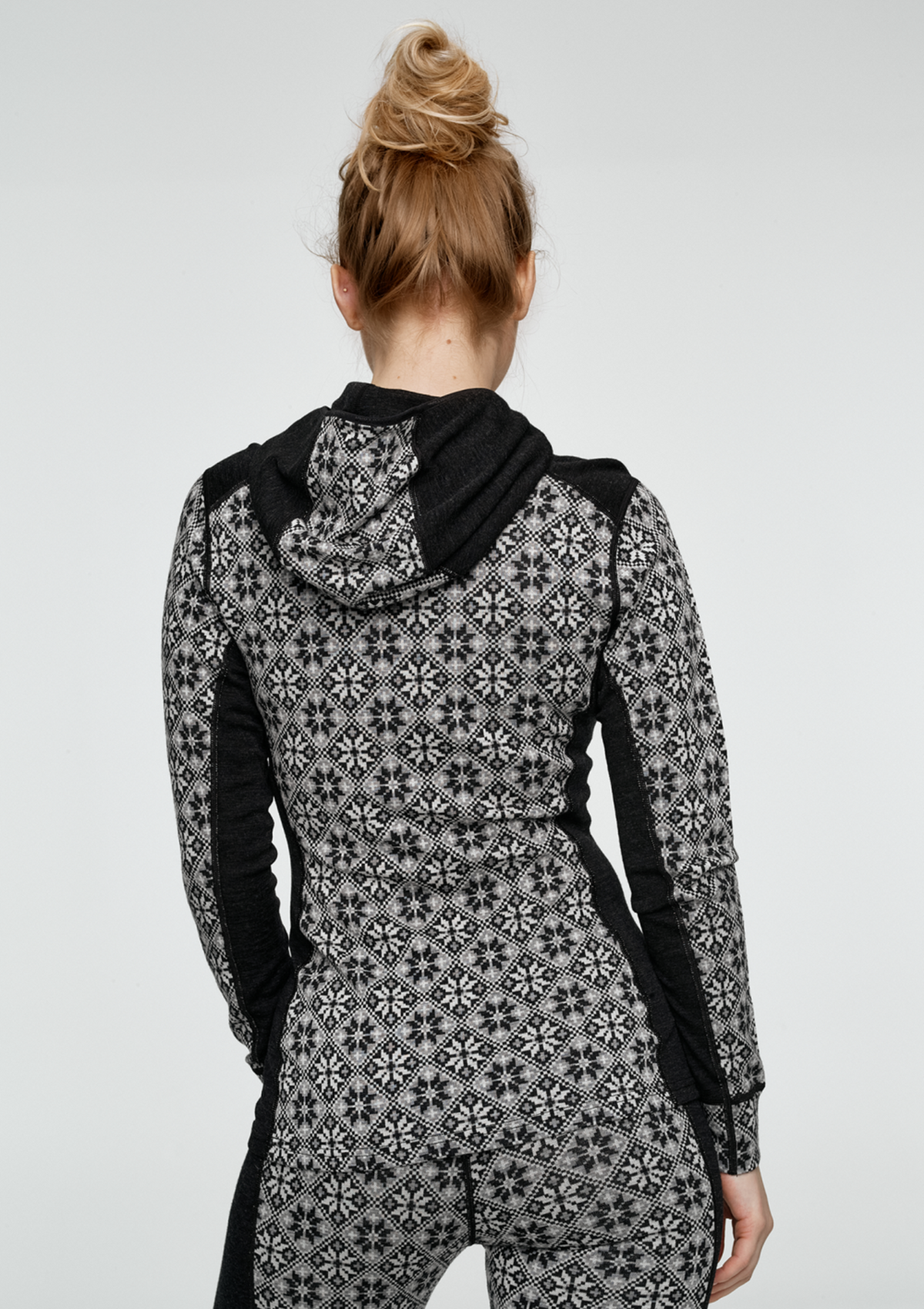 Kari Traa Rose Hood in SCHWARZ