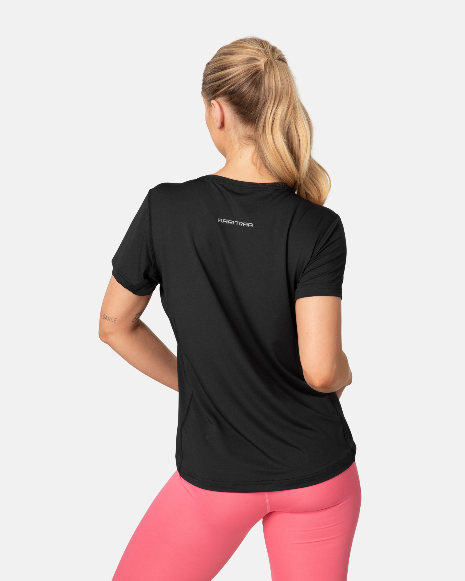 Kari Traa Ava Tee in SCHWARZ