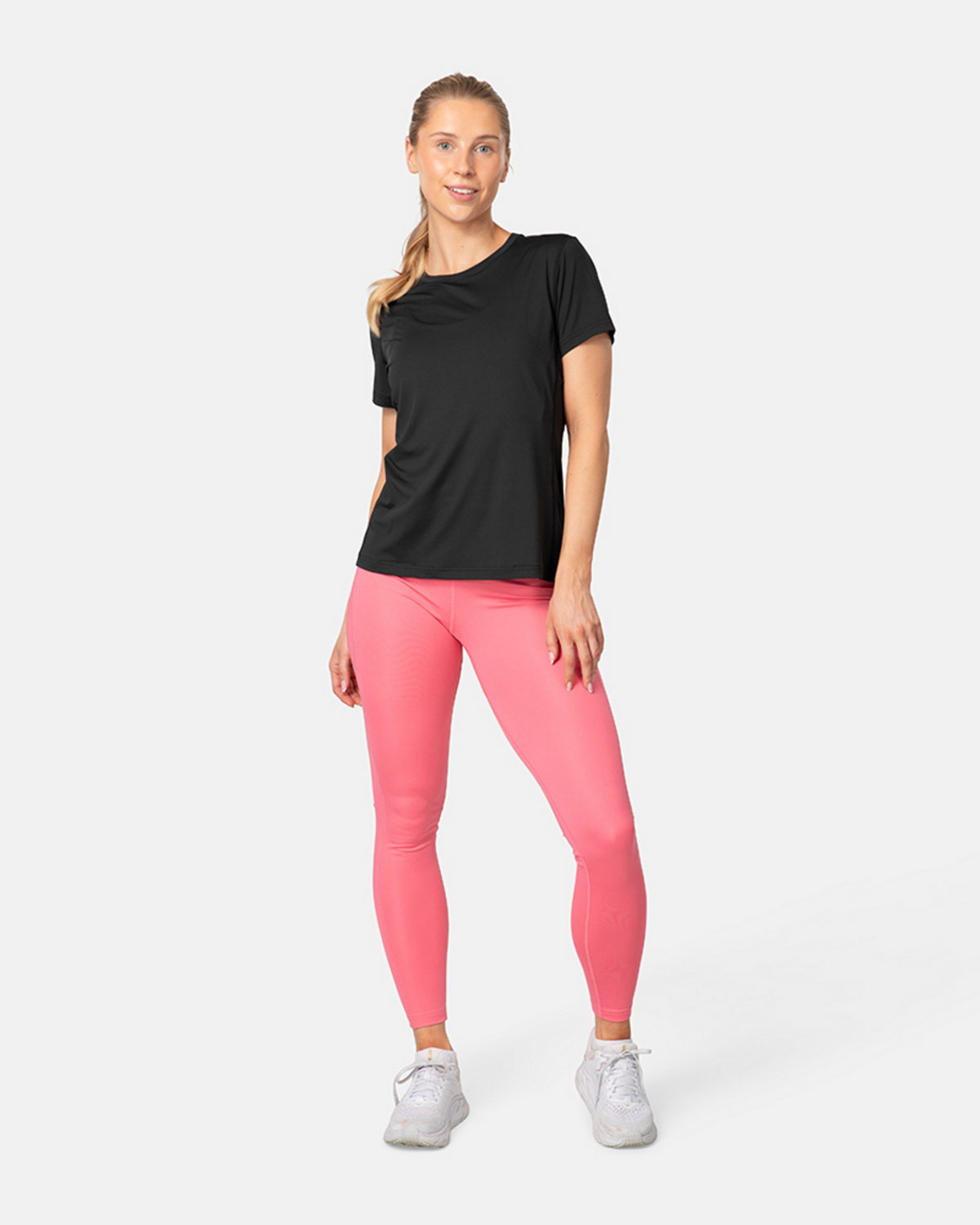 Kari Traa Ava Tee in SCHWARZ
